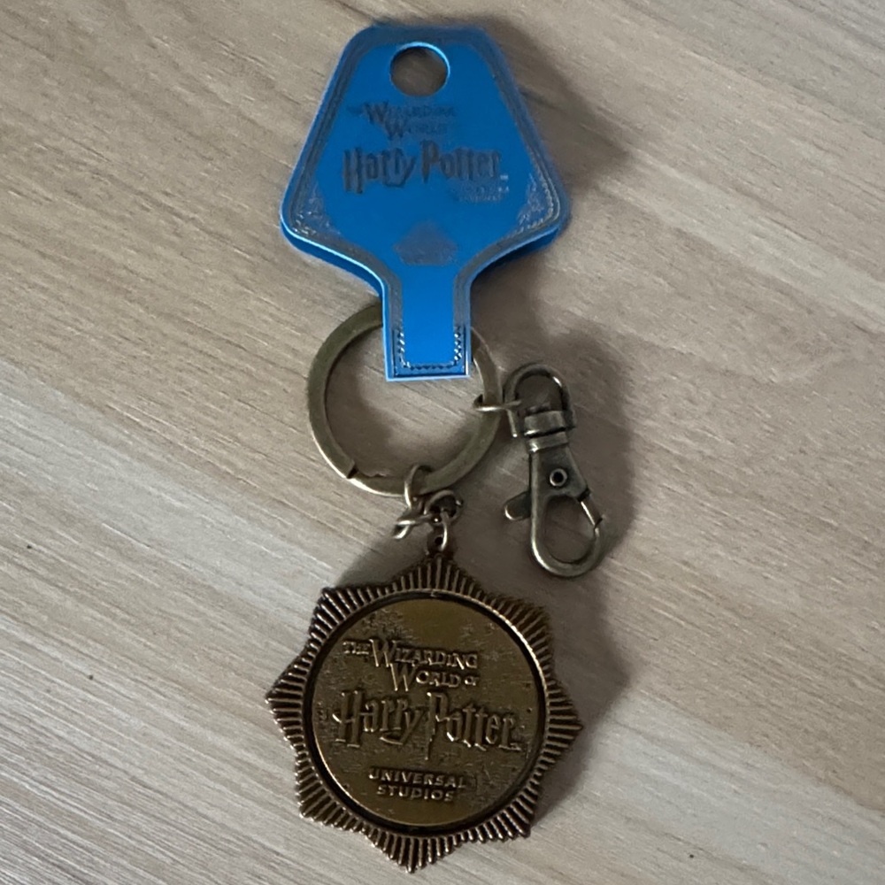 Universal theme park souvenir keychain, The Wizarding World of Harry Potter.